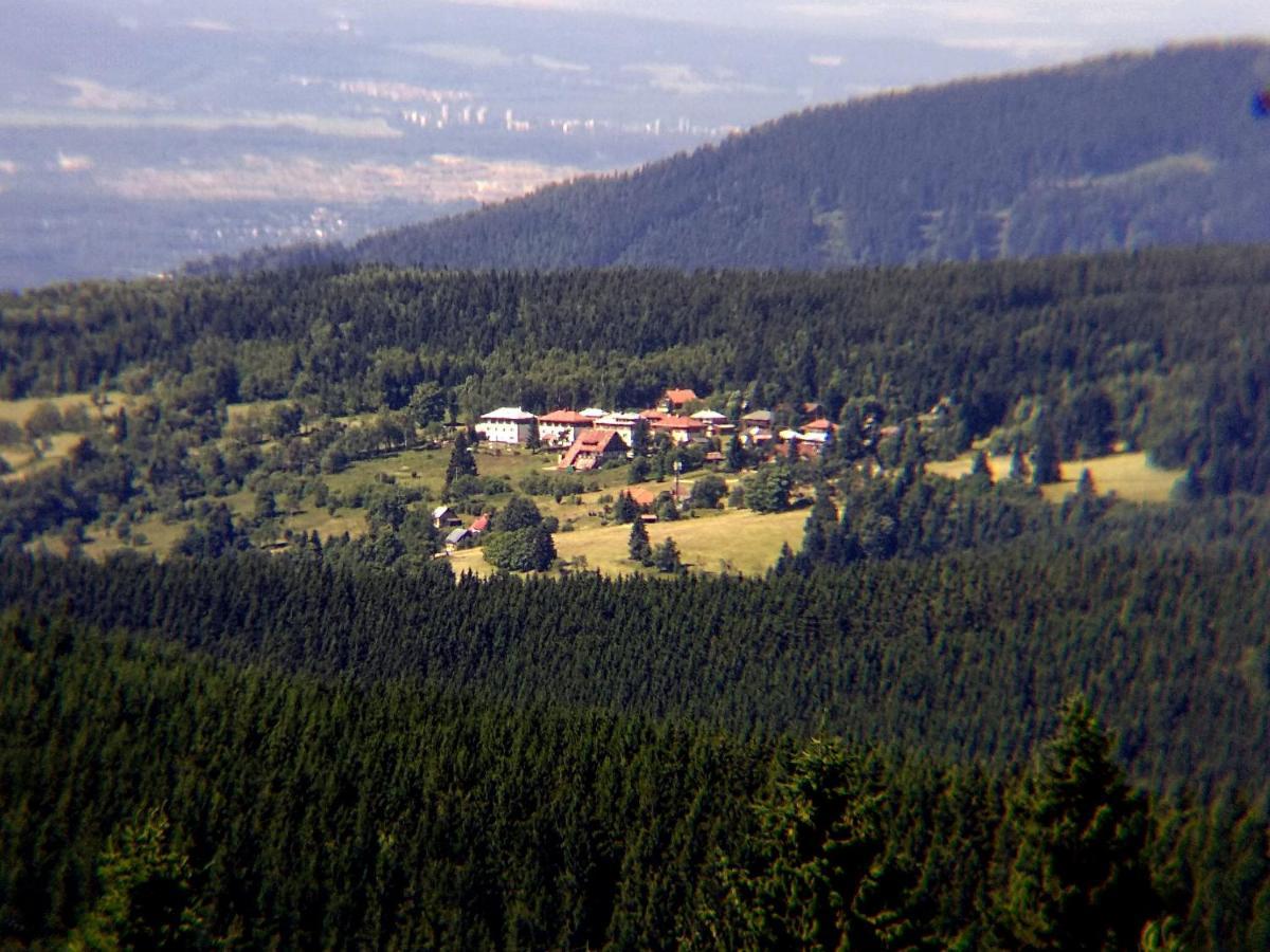 Prazdninovy Dum Na Panorame Hotel Яхимов Екстериор снимка